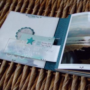 Tutoriel mini-album Bonheur en famille 1 scrapbooking scrap Couleurs-en-folie aquarelle crème de wepam pochoirs tuto
